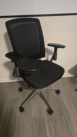 Black Mesh Ergonomic Office Chair