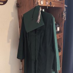 Free  Green Graduation Gown Uni-sex Free