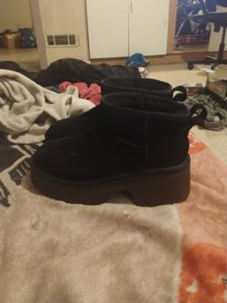 Ugg Black Size 9 New Heights 3inch