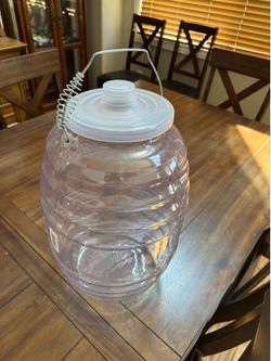 Plastic Vitrolero ( plastic drink container)