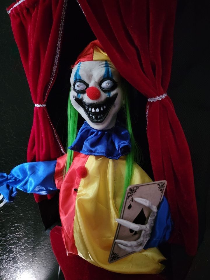 Haunted Hill Farm Animatronic Clown, Indoor/Outdoor Halloween Decoration