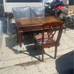 Desk With Chairs