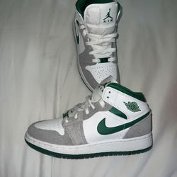 Air Jordan 1 Mid SE 'Grey Pine Green'