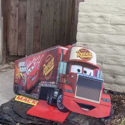 Lightning mc queen decorations