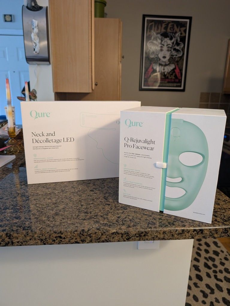 Qure LED Face Mask & Decollage Set