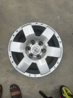 FJ Cruiser Stock 17 in. rims