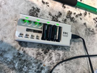 EBL Smart Charger with Batteries