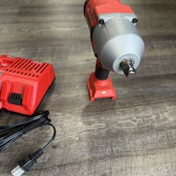 Milwaukee 2666-21B 18V Cordless 1/2" Impact Wrench With Charger And New Battery 