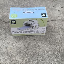 Cricut Personal Electronic Cutter Provo Craft Model # CRV001
