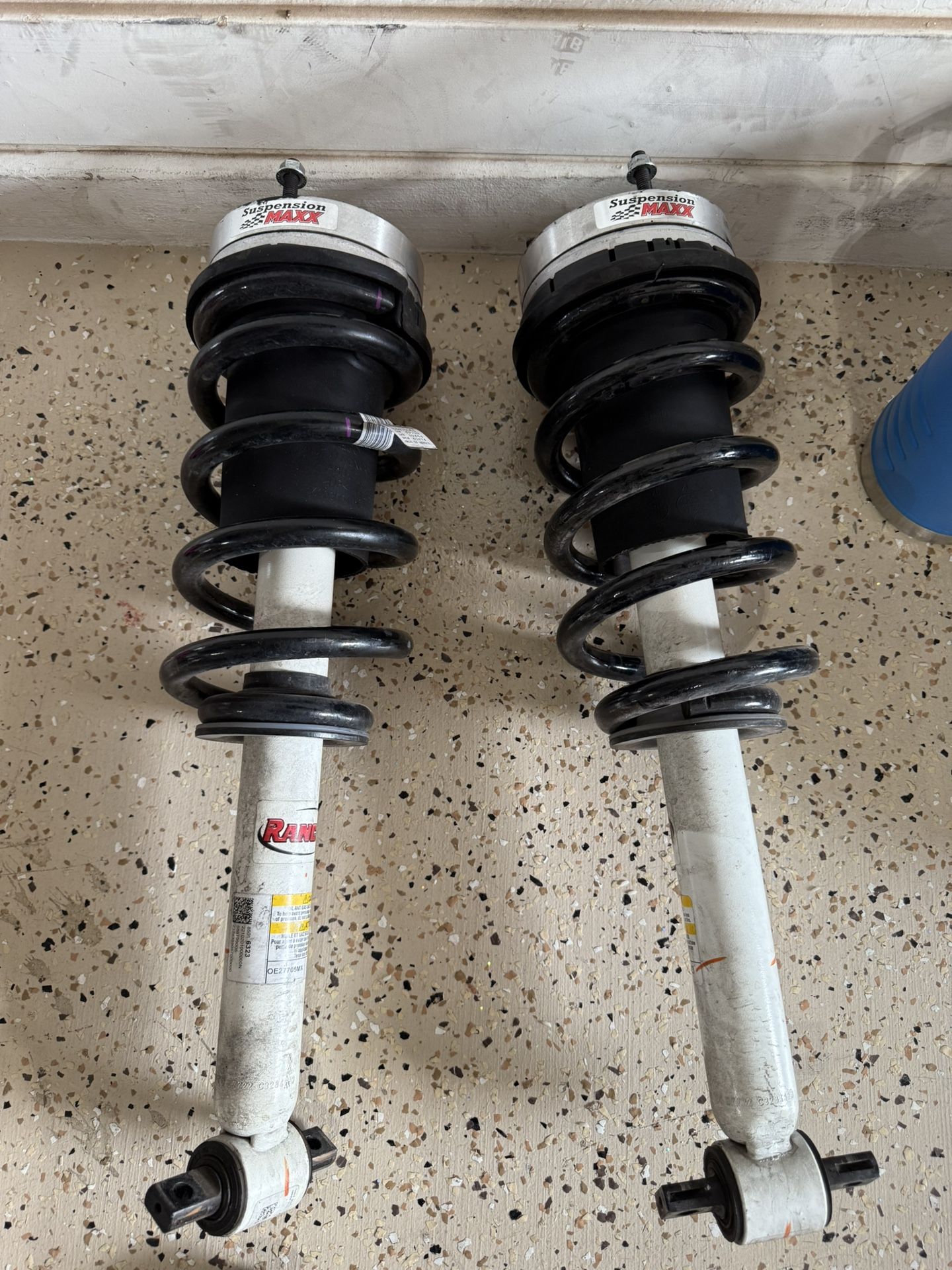 GMC 1500 Factory Struts With Spacer