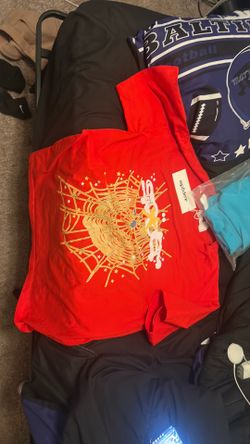 Real Spider shirt size L just got u an a small and it fits me good