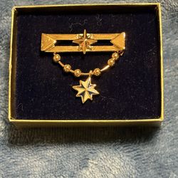 AVON Vintage Bar Charm Brooch  Star Dangle Gold  Pin