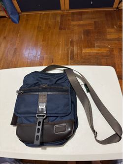 Tumi Alpha Bravo Annapolis Zip Flap, Navy