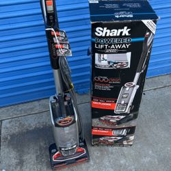 Shark Powered Lift-Away Duo Clean