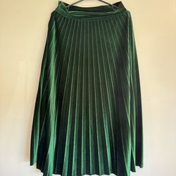 Solid Velvet Pleated Skirt 
