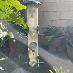 Bird Feeder 