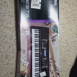 Yamaha E373 Keybord With Stand
