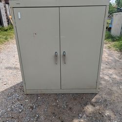 Storage Cabinet With Key 