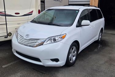 2012 TOYOTA SIENNA LE 125K MILES