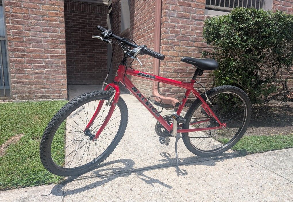 Raleigh M20 - 26" wheels Mountain Bike (Good Condition)