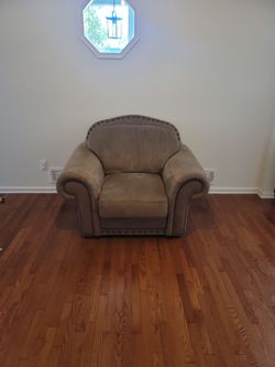 Loveseat chair