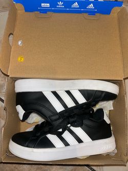 Kids Adidas Grand Court shoes
