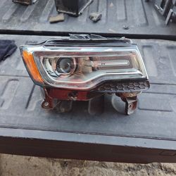 2014-16 Jeep Grand Cherokee Right Side Headlight 