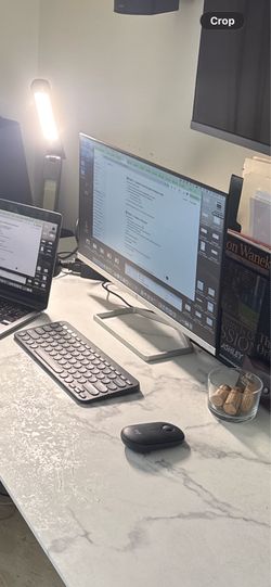 LG Monitor – Excellent Condition / Home Office Setup