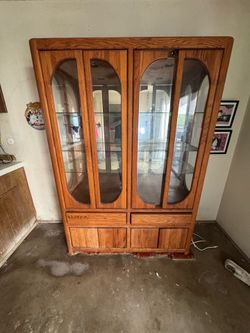 Vintage Oak Lighted Curio Display Cabinet / China Hutch