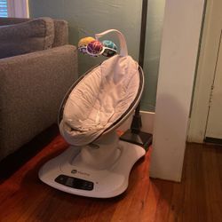 Mamaroo Baby swing