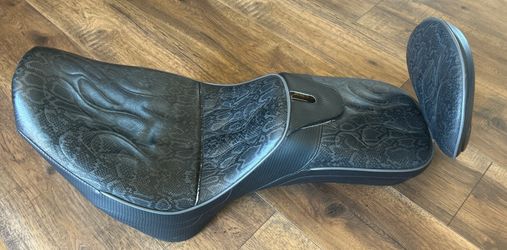 Corbin Gunfighter & Lady Seat & Backrest Harley Softail 00-06 Snakeskin Flames