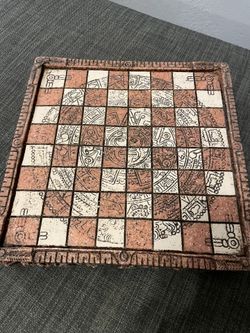 Aztec vs Spañard Rock Chess Set