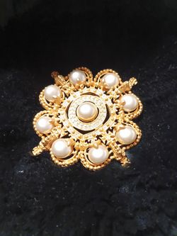 Vintage Large Matte goldtone Maltese cross cabochon faux pearl brooch.
