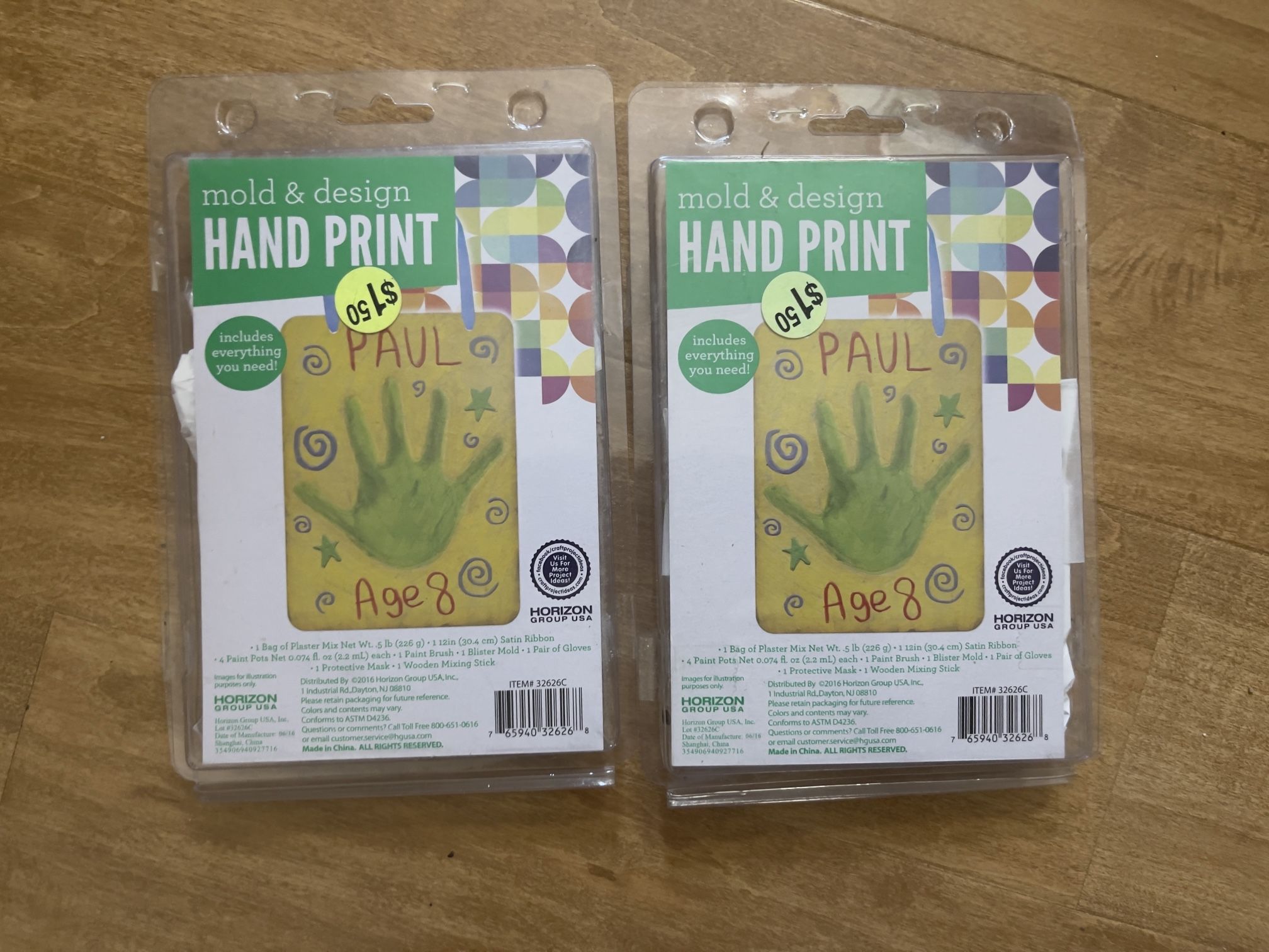 NIB Mold & Design Hand Print Set of 2