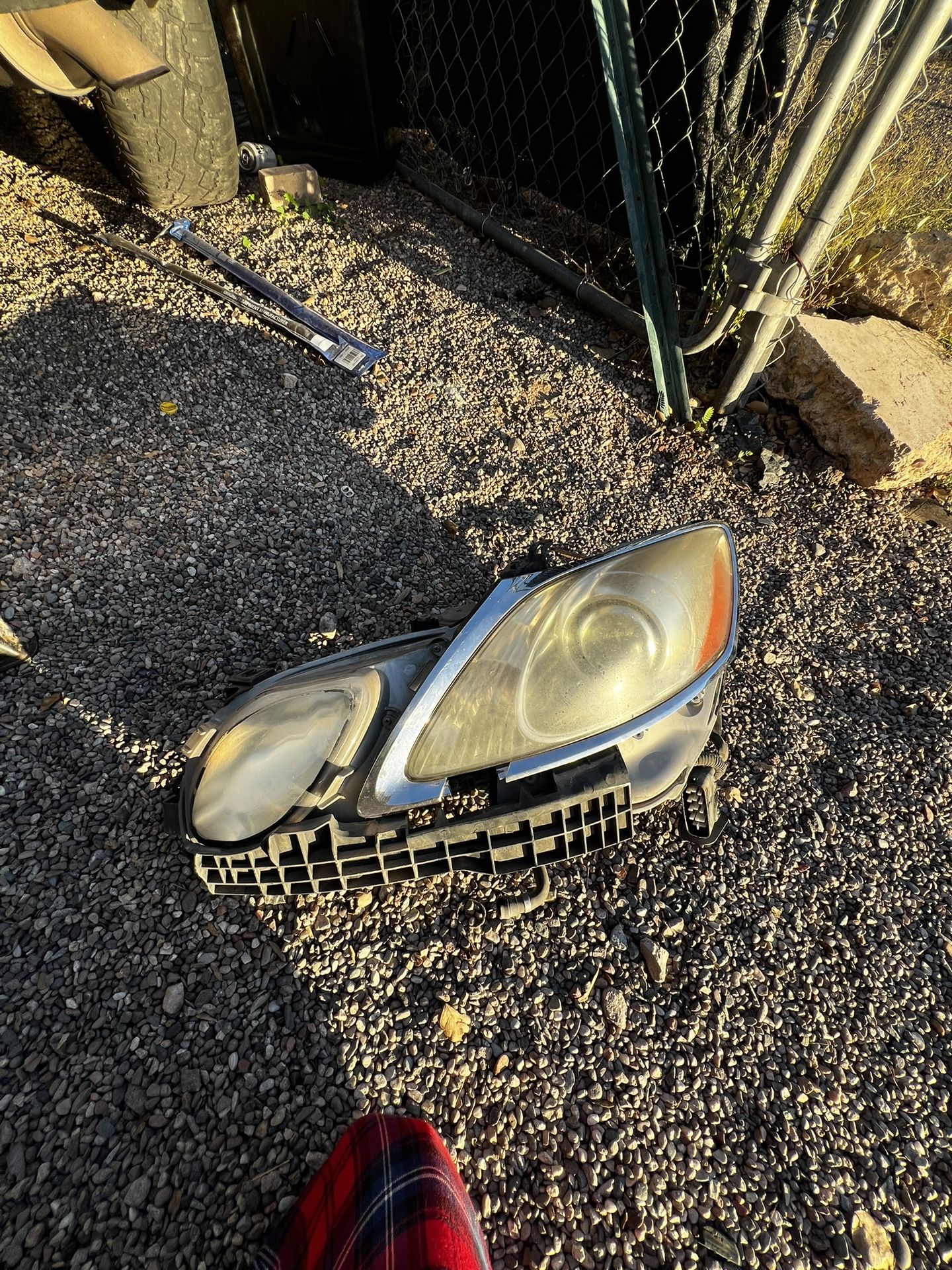 Lexus gs 300 driver side headlight