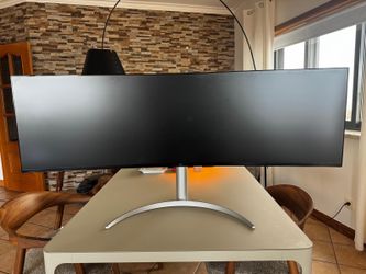 LG 49” UltraWide Curved Dual QHD Monitor (49WQ95C-W) – Excellent Condition
