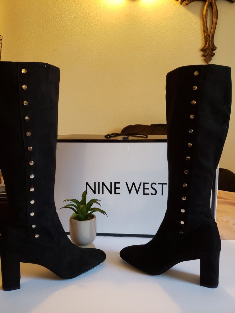 Black boots in suede nine west size 8