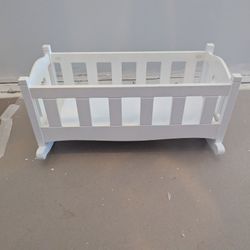 Baby Bed/Cradle (Melissa & Doug)