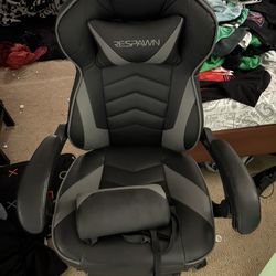RESPAWN GAMING CHAIR GREAT CONDITION 