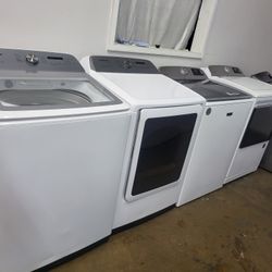 SAMSUNG SET STEAM WASHER AND GAS DRYER