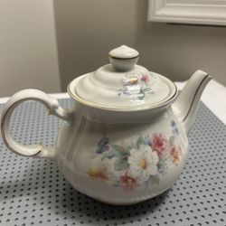 VINTAGE SADLER WINDSOR FLORAL PATTERN TEAPOT, MADE IN ENGLAND PINK ROSE 4582T