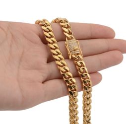 New 18 k yellow gold Cuban necklace