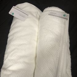 Spa Bathroom White Towels 