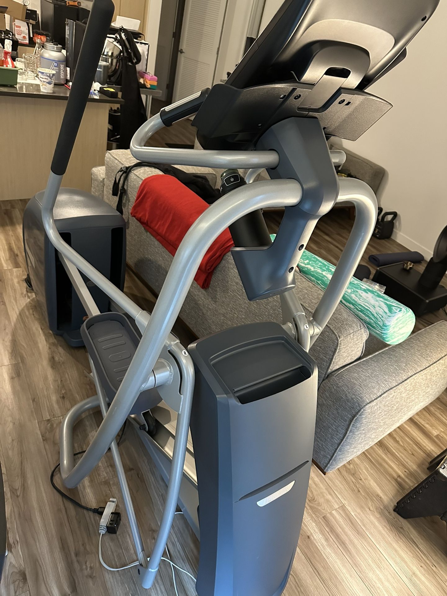 Precor EFX 447