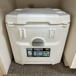 Igloo 52QT Marine Rolling Cooler w/ Wheels & Cupholders