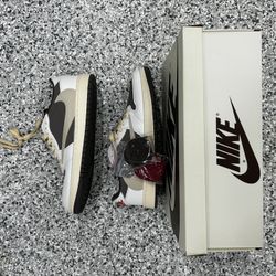 Travis Scott Jordan 1 Low Mocha