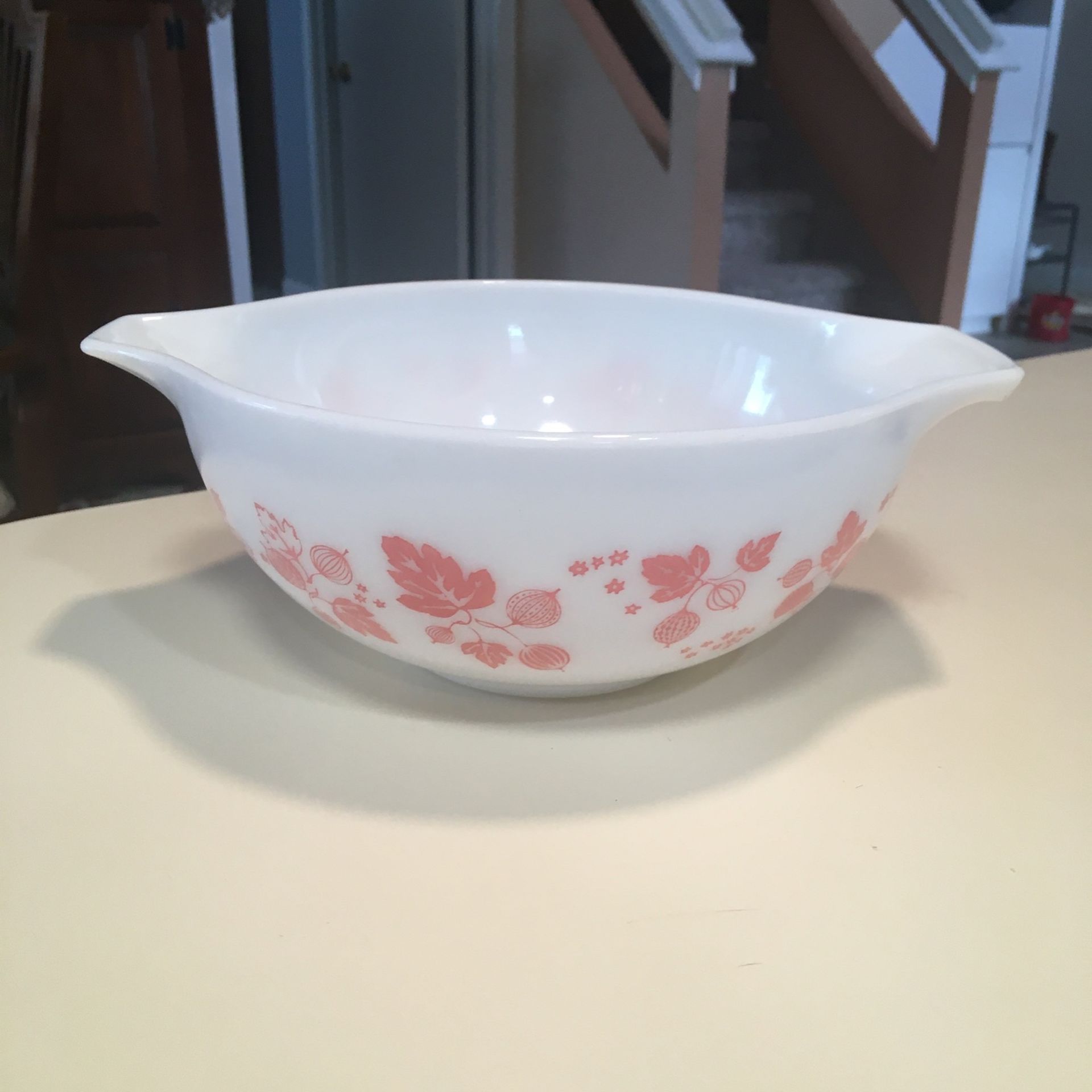 Vintage Pyrex Pink Gooseberry 443 2 1/2 Qt Mixing Bowl