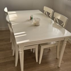 DINING TABLE + 4 CHAIRS