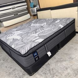 Sealy King Matress And Box Spring 