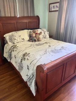 5 Piece Bedroom Set (Pieces sold separately too)
